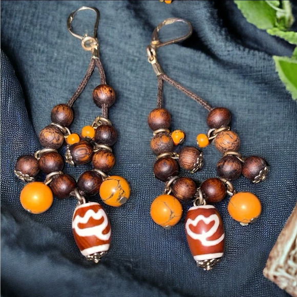 Vintage DZI Tribal Lotus Bead Wooden Wood Beaded Dangle Leverback Earrings - Picture 1 of 2